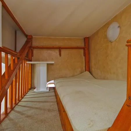 Diego 2160 Apartment