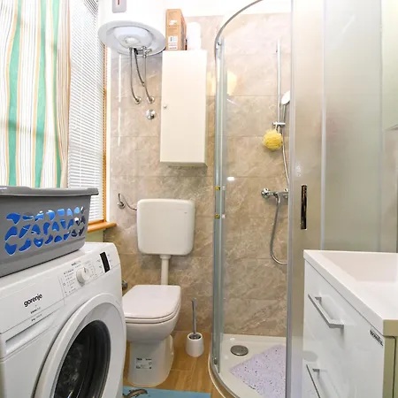 Diego 2160 Apartment *
